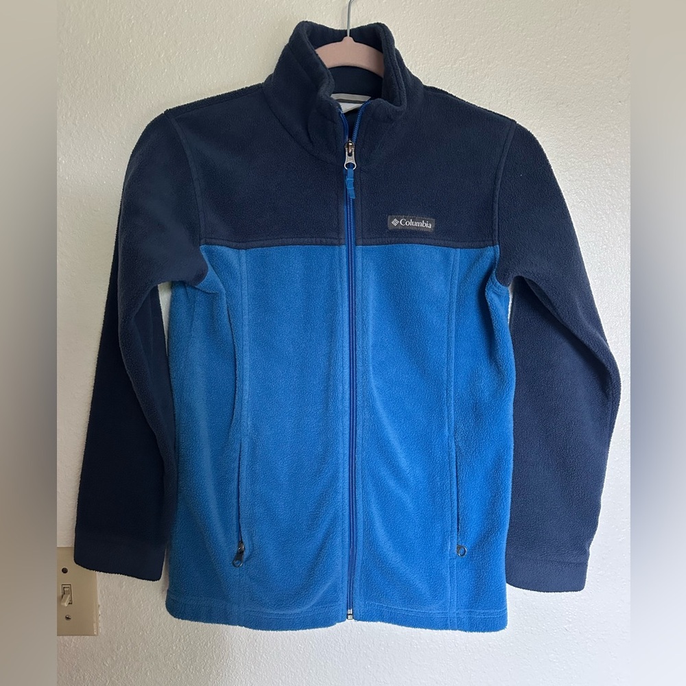 Boy’s Columbia full zip fleece. Size medium (10/12). Blue. Two tone